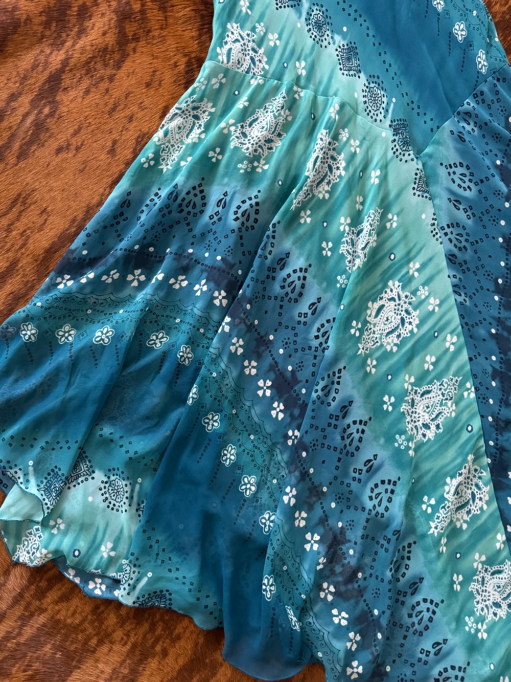 Rabbit Rabbit Rabbit Teal & Blue V-Neck Midi Dress - Picture 2 of 8